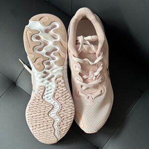 Nike Women’s Pink Mesh React-style Training Sneakers